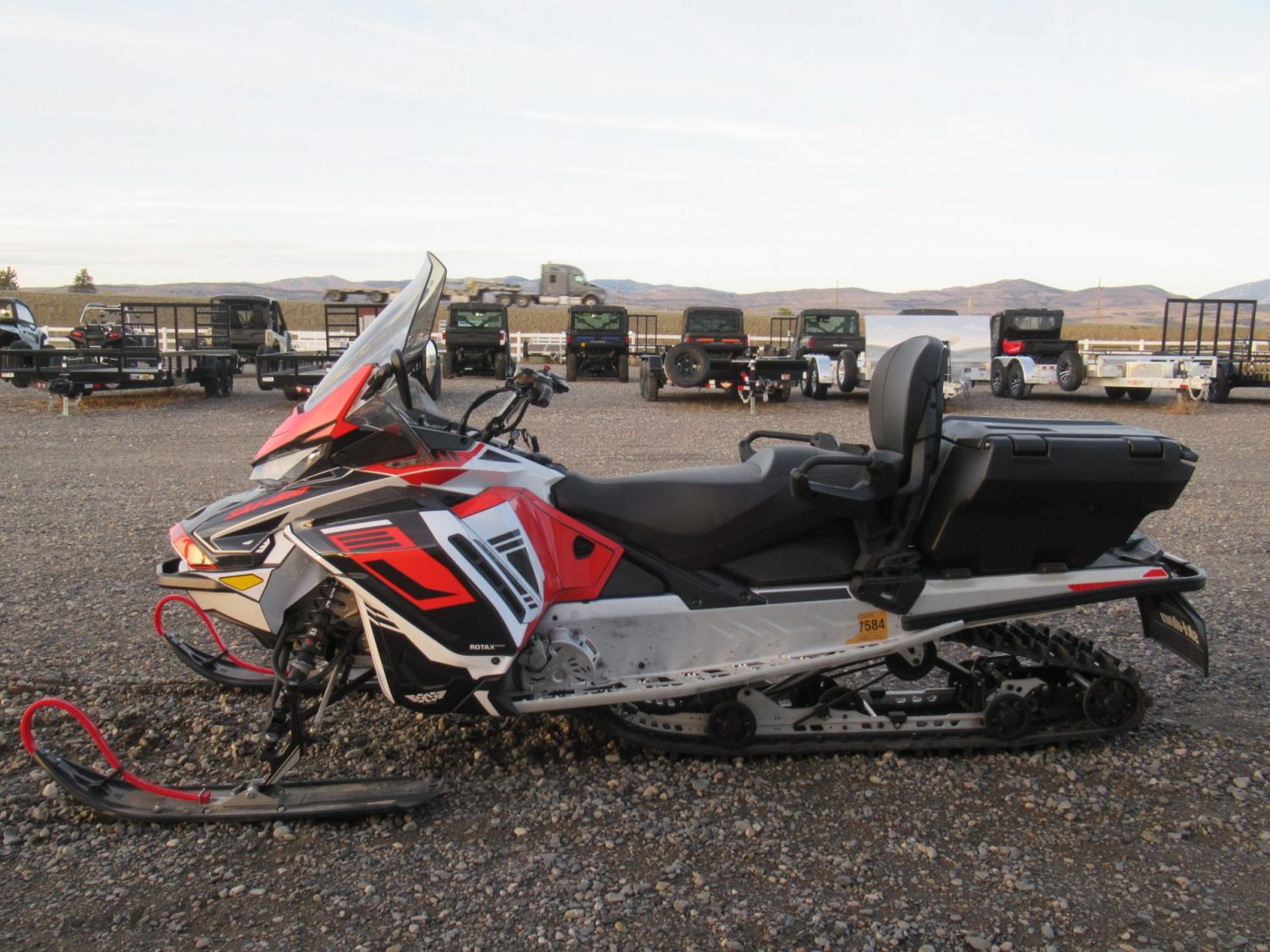 2021 Ski-Doo Expedition 900 Sport ES 154″x1.5″ *$196/Month OAC $0 Down* *160 Miles!*