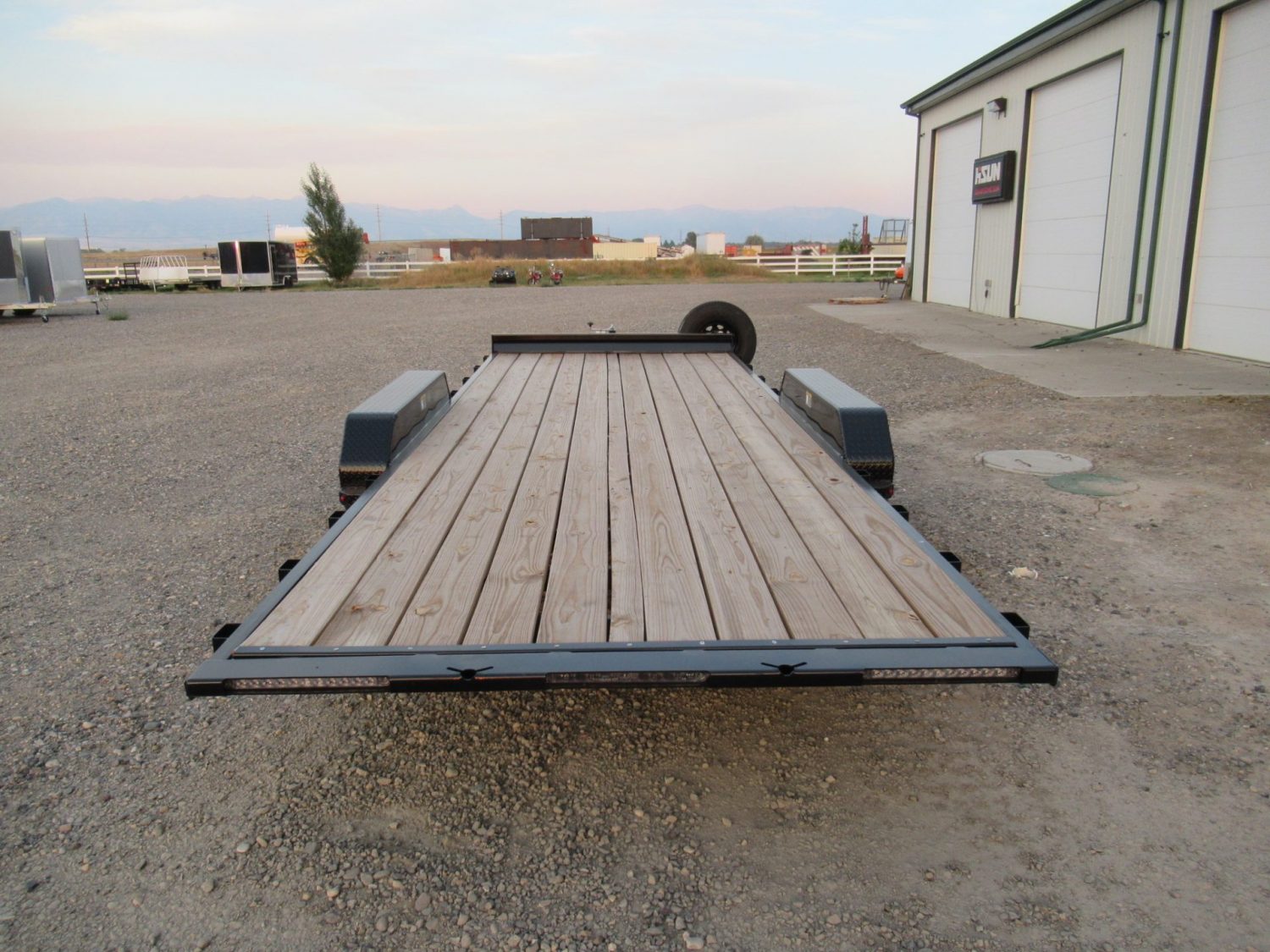 2025 H&H 82″x20′ Manual Tilt Speed Loader 10k *NEW* *$133/Month OAC $0 Down*