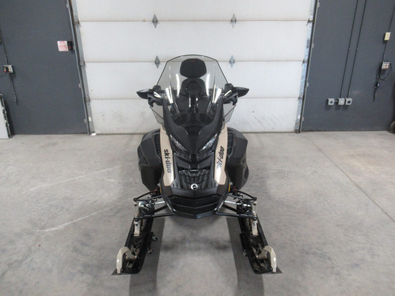 2023 Ski-Doo Expedition LE 600R E-Tec 24″ 1.5″ ES *21 Miles!* *$206/Month OAC $0 Down*