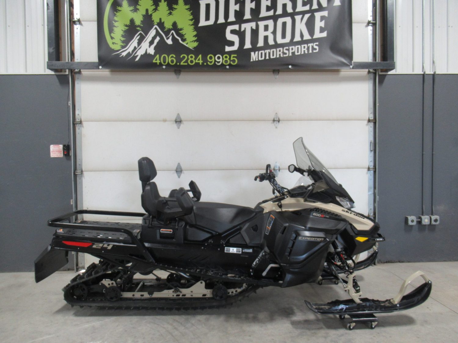 2023 Ski-Doo Expedition LE 600R E-Tec 24″ 1.5″ ES *21 Miles!* *$206/Month OAC $0 Down*