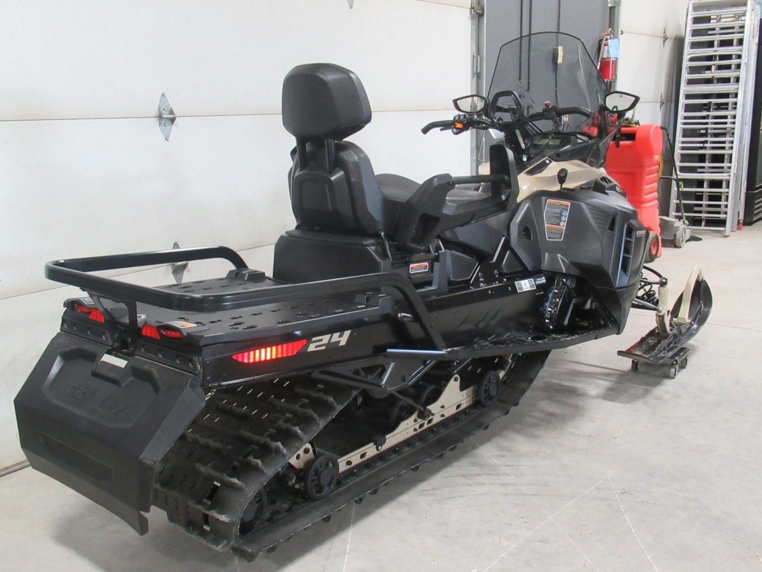 2023 Ski-Doo Expedition LE 600R E-Tec 24″ 1.5″ ES *21 Miles!* *$206/Month OAC $0 Down*