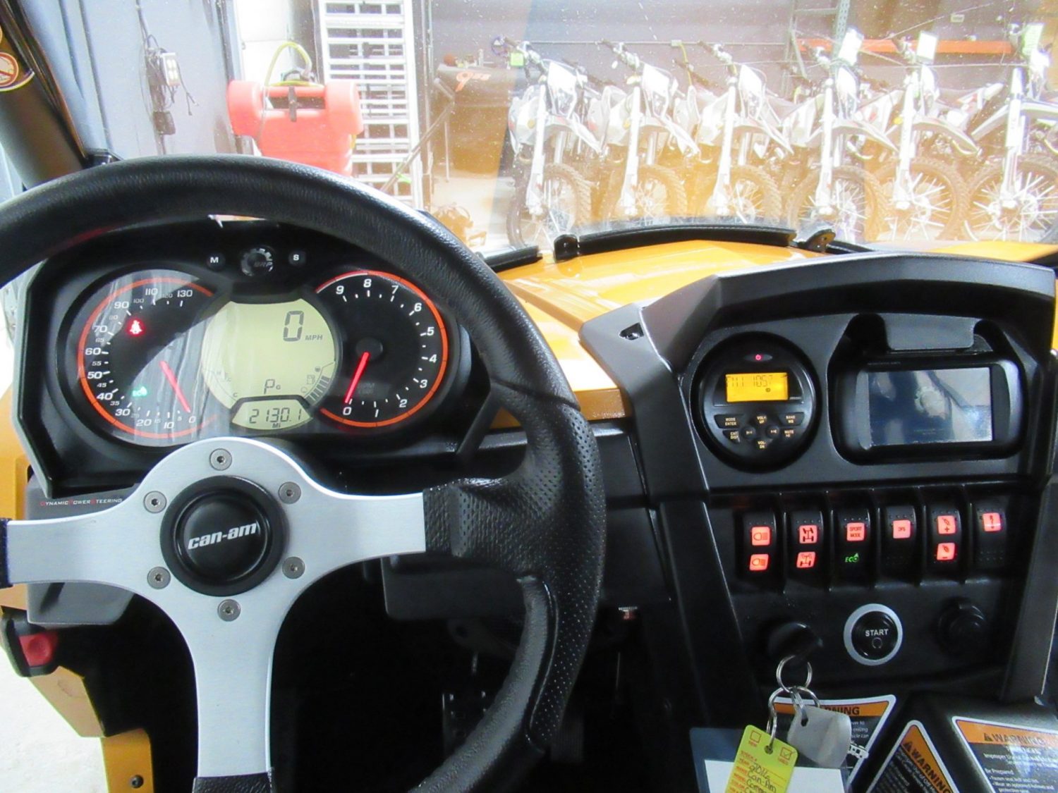 2016 Can-Am Commander 1000 Limited *GPS & Air Ride Suspension* *$235/Month OAC $0 Down*