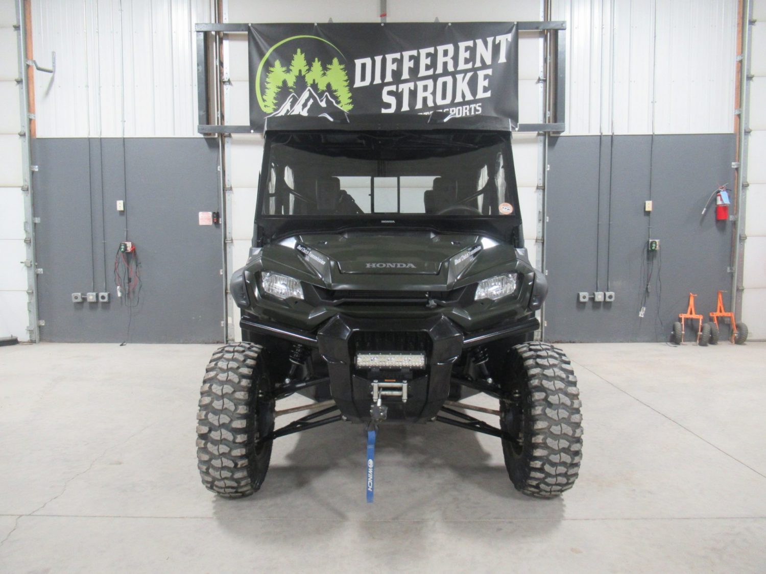 2024 Honda Pioneer 1000-6 Deluxe Crew *$457/Month OAC $0 Down* *Cab & Heater*