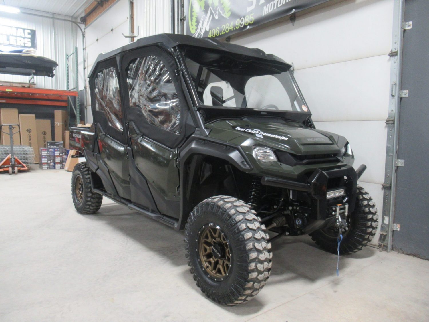 2024 Honda Pioneer 1000-6 Deluxe Crew *$457/Month OAC $0 Down* *Cab & Heater*