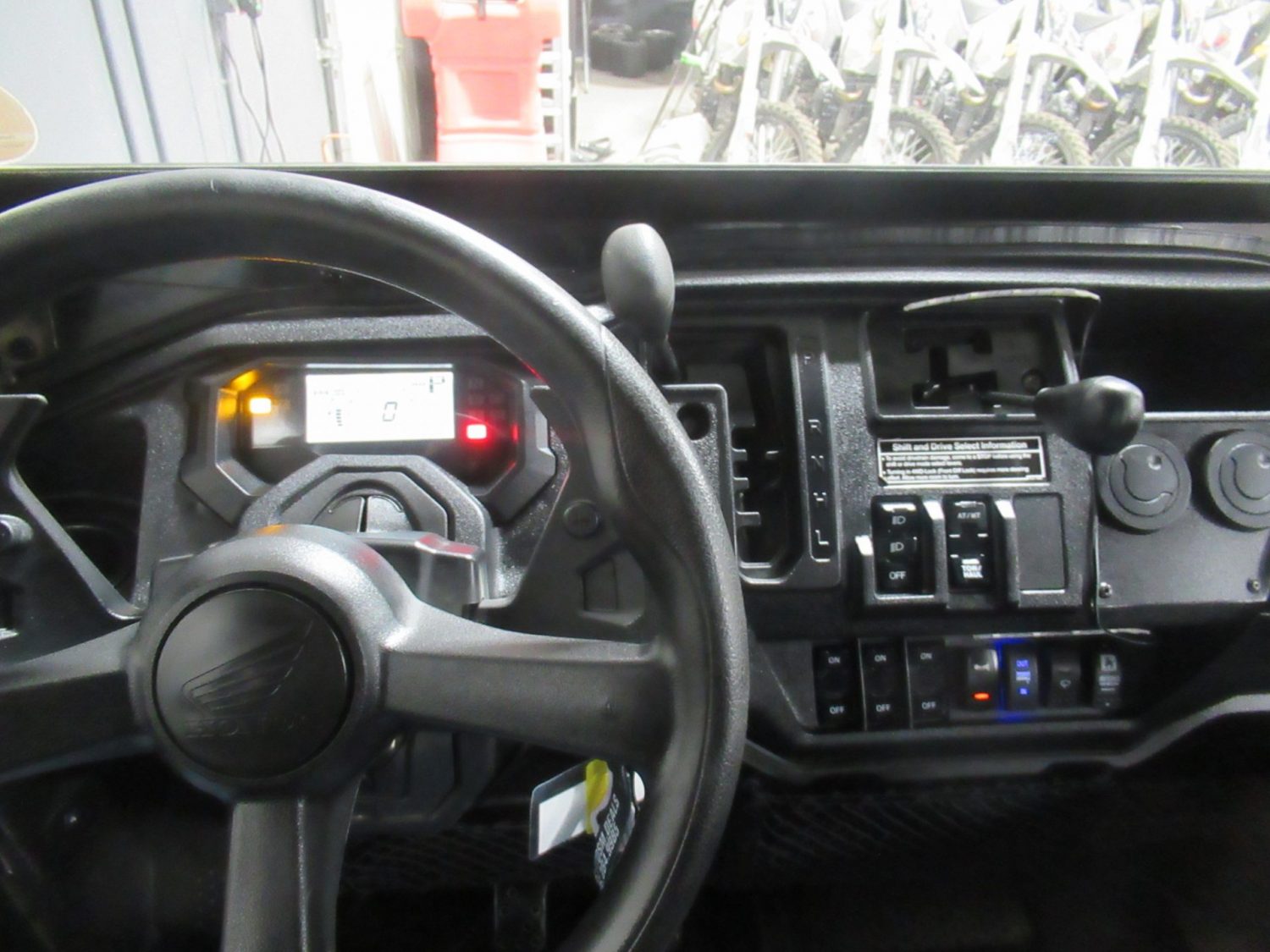 2024 Honda Pioneer 1000-6 Deluxe Crew *$457/Month OAC $0 Down* *Cab & Heater*