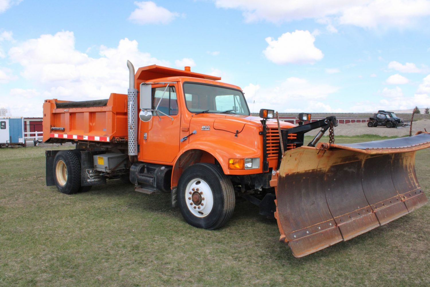2000 International 4900 Plow Truck *75,379 Miles!*