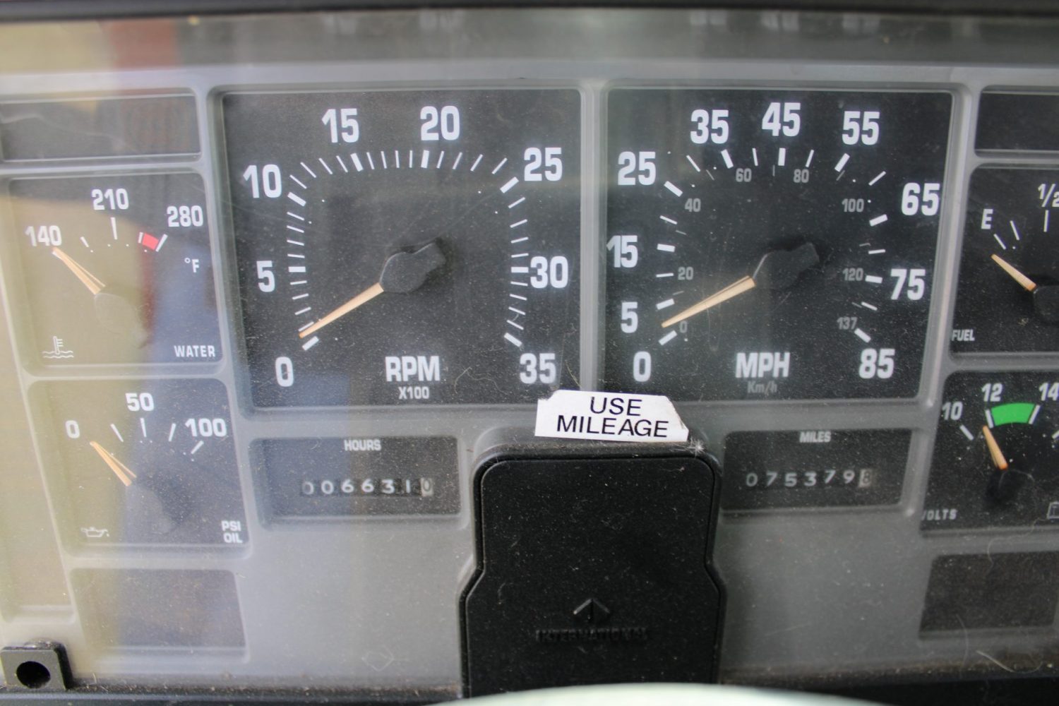 2000 International 4900 Plow Truck *75,379 Miles!*