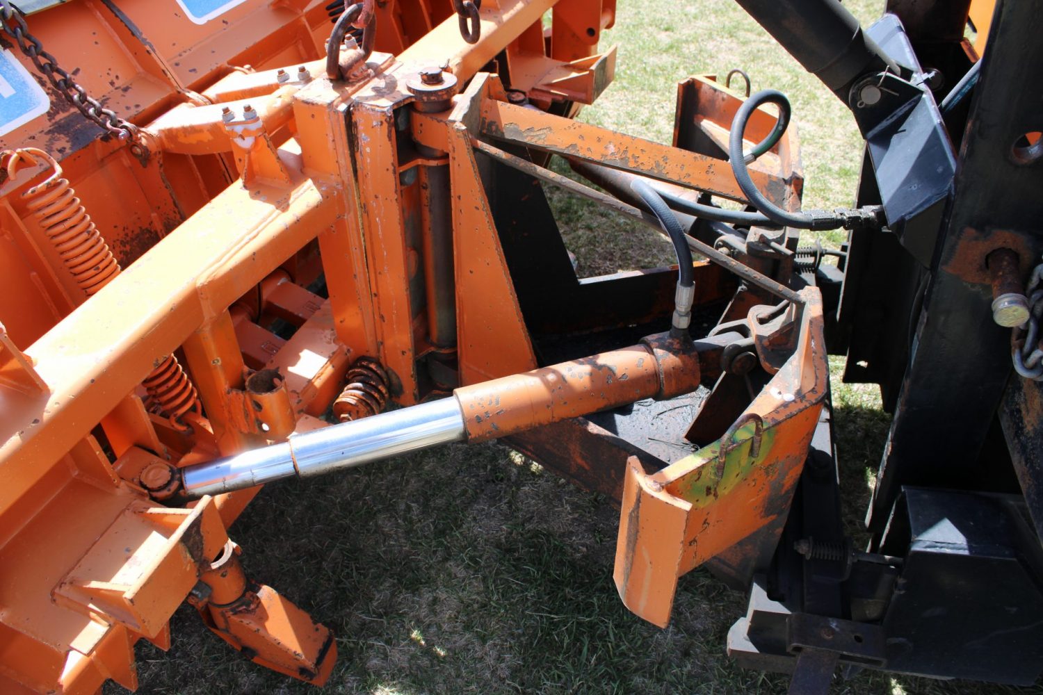 2000 International 4900 Plow Truck *75,379 Miles!*
