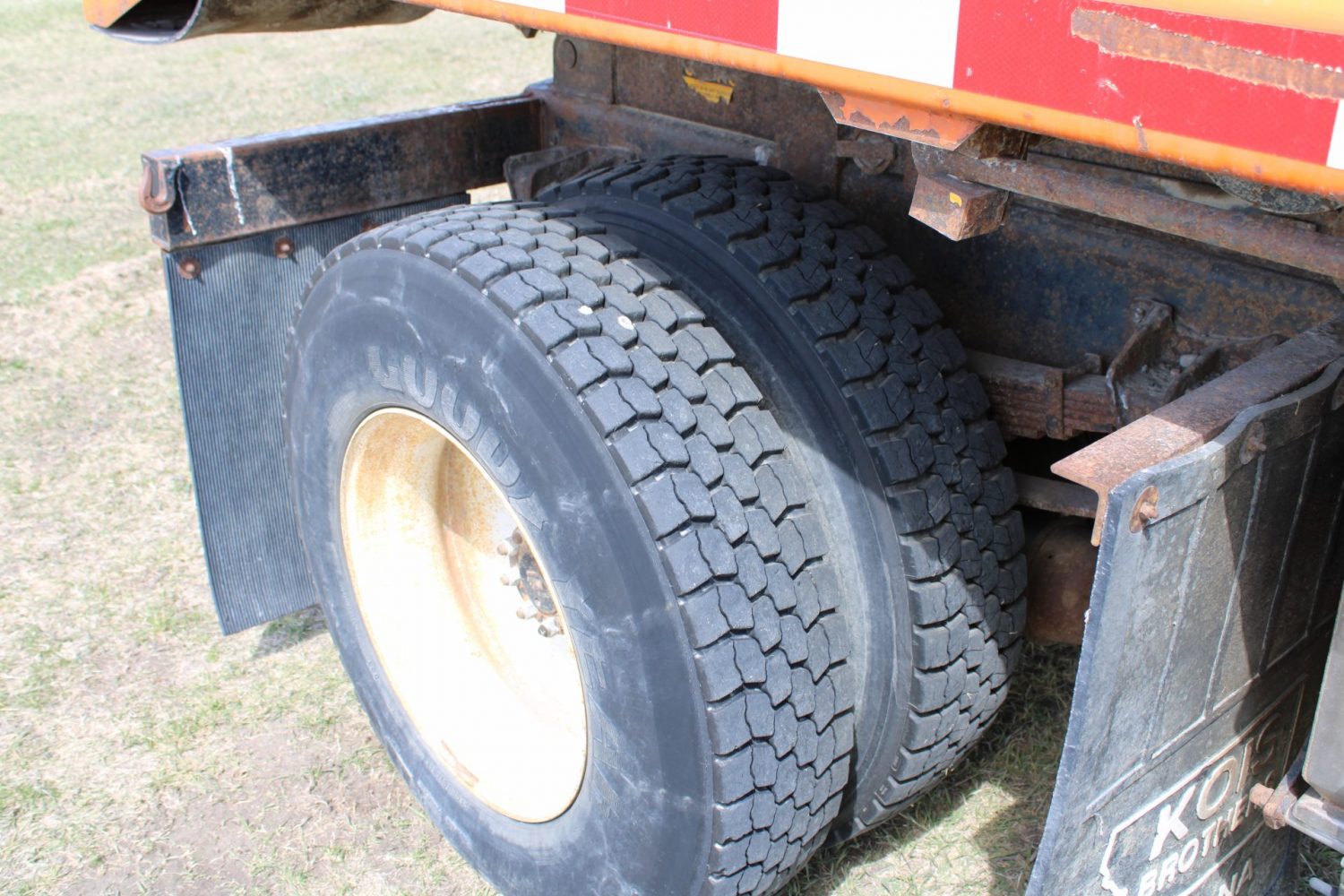 2000 International 4900 Plow Truck *75,379 Miles!*