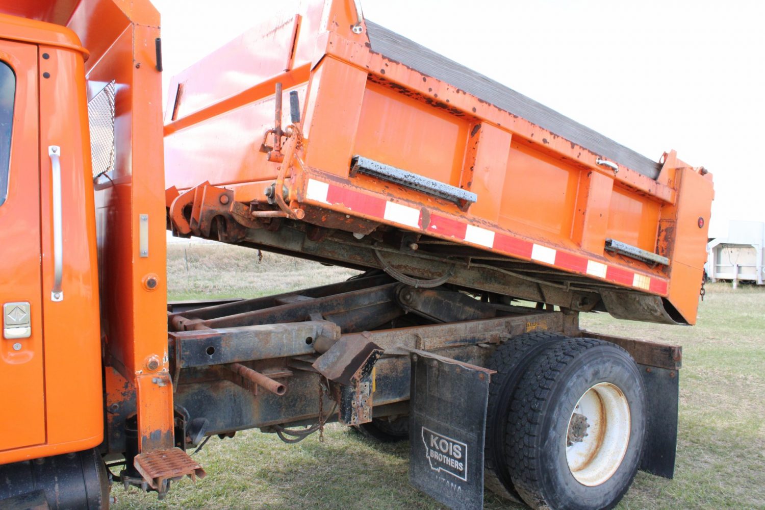 2000 International 4900 Plow Truck *75,379 Miles!*