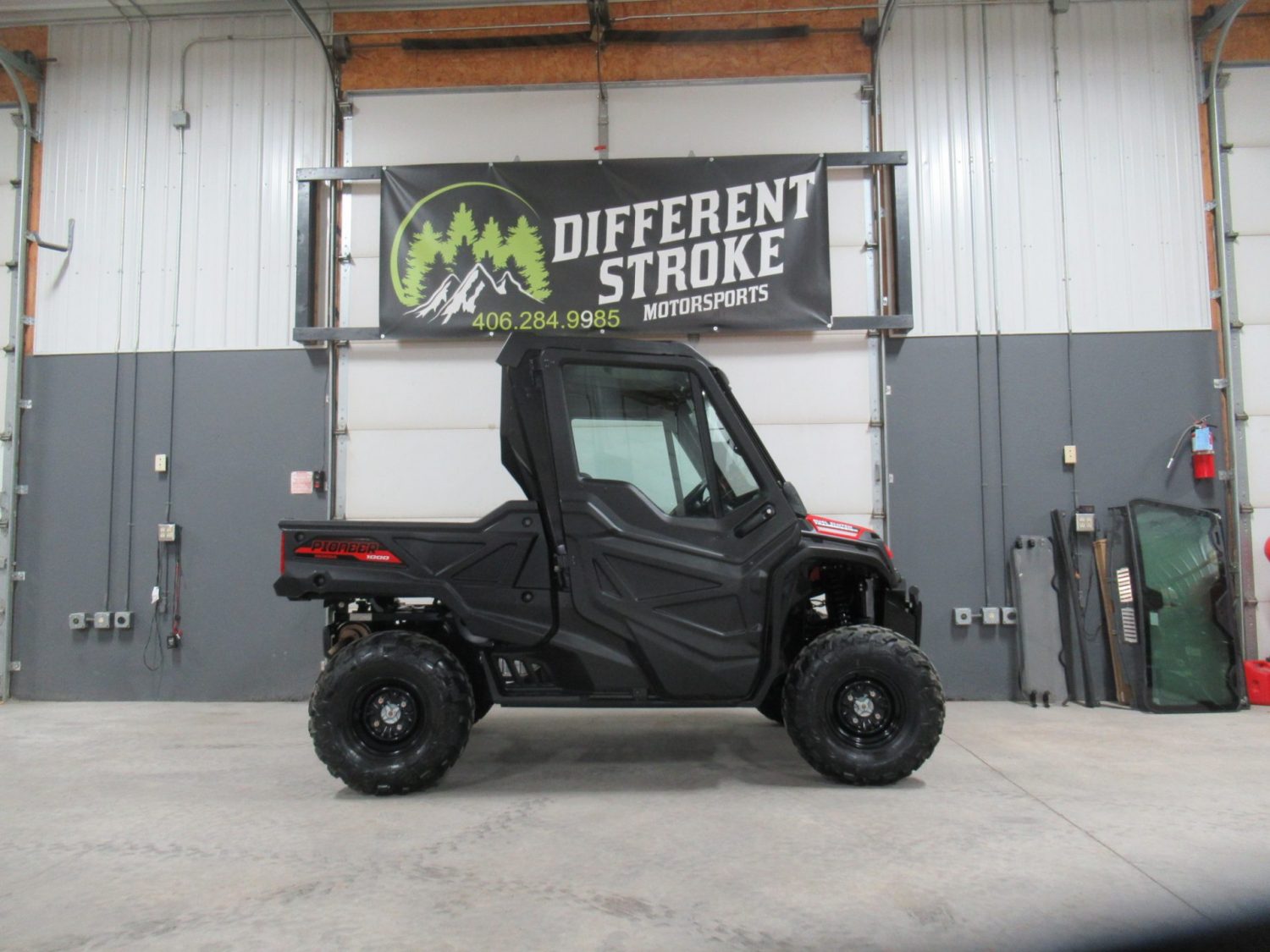 2021 honda Pioneer 1000 Deluxe $343/Month OAC $0/Down!!!