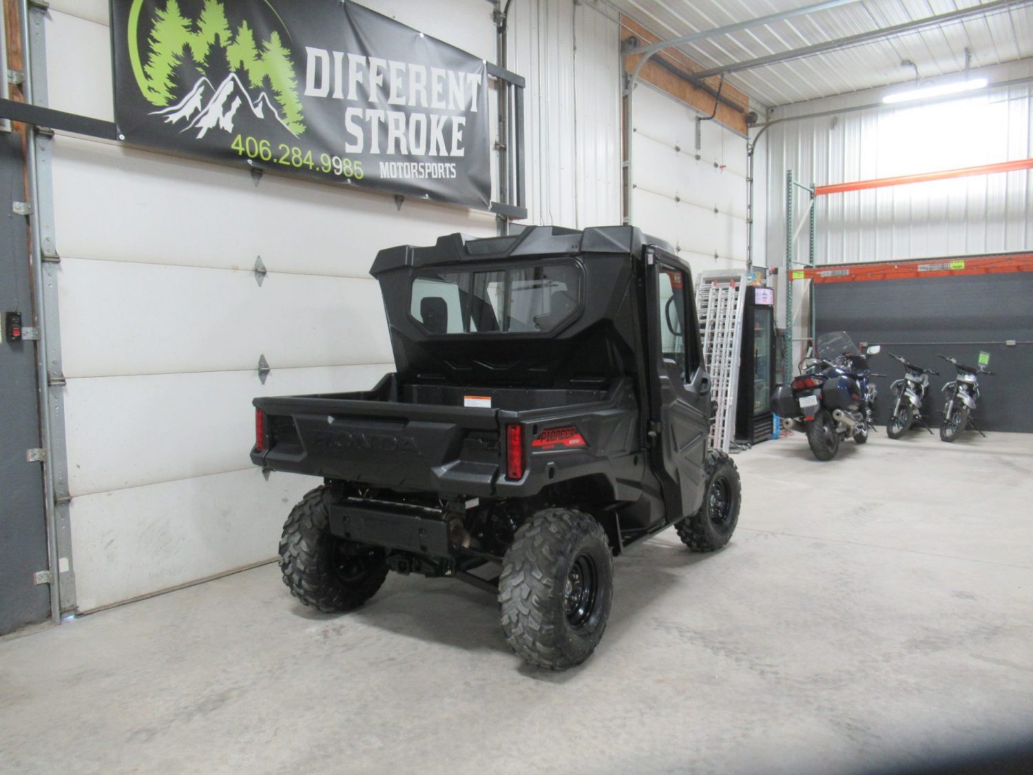 2021 honda Pioneer 1000 Deluxe $343/Month OAC $0/Down!!!